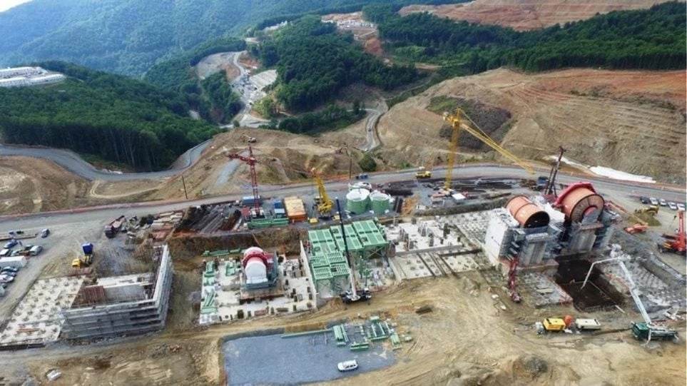 «Στον άερα» τα μεταλλεία Σκουριών: Κίνδυνος να κλείσουν χωρίς αδειοδότηση